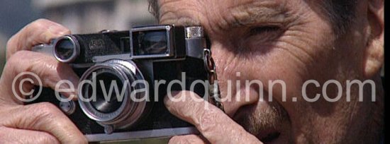 Edward Quinn with his Leica M3, Cannes 1994. Foto Heinz Bütler - Photo by Edward Quinn