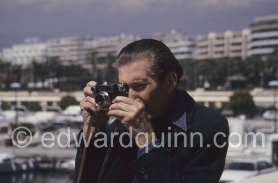 Edward Quinn with his Leica M3, Cannes 1994. Foto Heinz Bütler - Photo by Edward Quinn