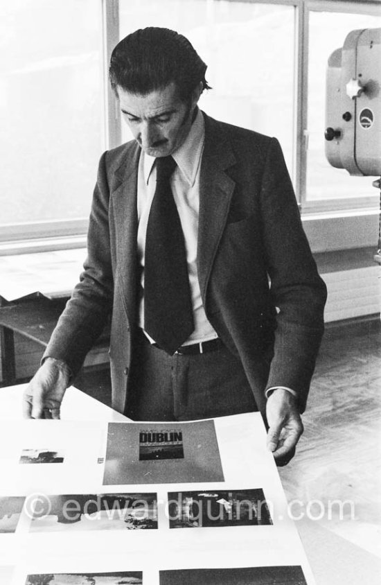 Edward Quinn. Printing of "James Joyce\'s Dublin" at Vontobel Druck AG, Feldmeilen, Switzerland 1973. Photo Wolfgang Frei - Photo by Edward Quinn