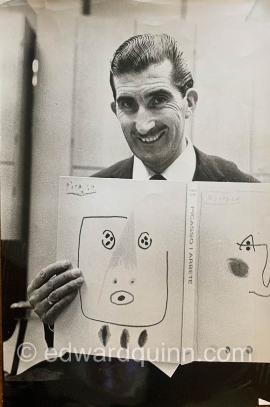 Edward Quinn. Photo Ronny Karlsson, Dagens Nygheter. Presentation of the book "Picasso à l'oeuvre" ("Picasso i Arbete"). Paris 1965. - Photo by Edward Quinn