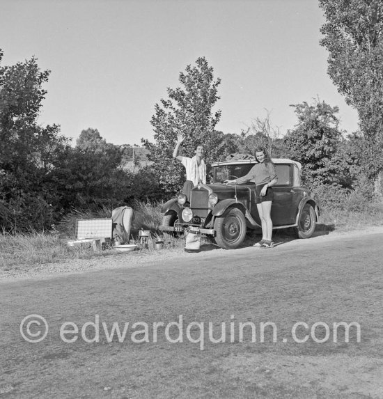 Edward and Gret Quinn near Arles 1951. Car: Quinn\'s Mathis Type PYC 1931 or 1932 cabriolet - Photo by Edward Quinn