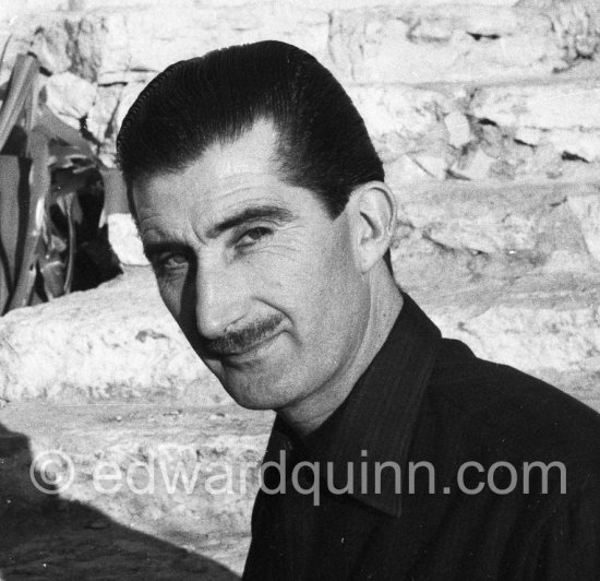 Edward Quinn at his home, Bv. de l\'observatoire, Nice 1955. - Photo by Edward Quinn