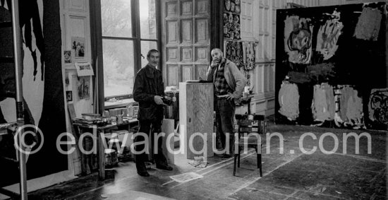 Georg Baselitz and Edward Quinn, Schloss Derneburg, Holle 1987. Photographer unknown, probably Elke Baselitz. - Photo by Edward Quinn