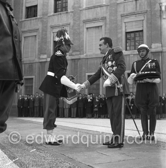 Prince Rainier. Award ceremony In the courtyard of the Royal Palace. Fête Nationale 1954 - Photo by Edward Quinn