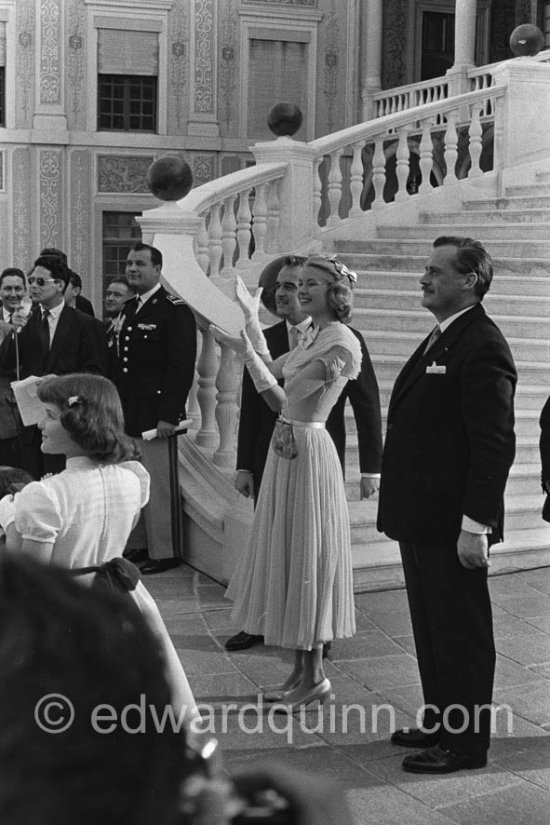 Wedding of Prince Rainier and Grace Kelly. meeting Monegasque people in courtyard of palace. Monaco 1956 - Photo by Edward Quinn