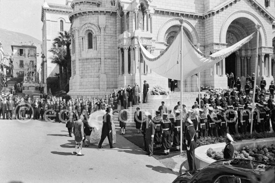 Wedding of Prince Rainier and Grace Kelly, Monaco Ville 1956. - Photo by Edward Quinn