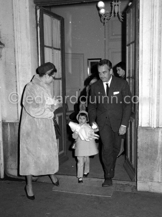 Princess Grace and Caroline leaving by train for Switzerland, seen off by Rainier. Monaco Station 1959. (Grace Kelly) - Photo by Edward Quinn