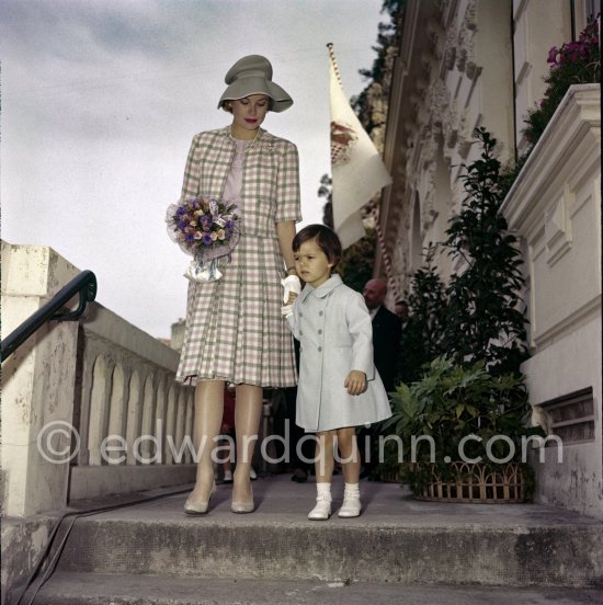 Princess Grace and Princess Caroline. Inauguration of the Bibliothèque Princess Caroline, Monaco 1960. (Grace Kelly) - Photo by Edward Quinn