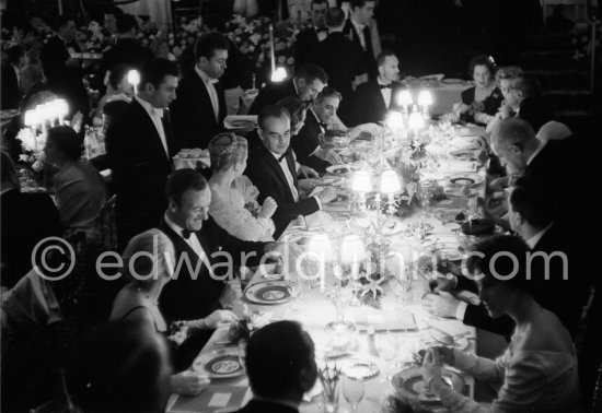 David Niven, Princess Grace, Prince Rainier and Dawn Addams, Aristotle Onassis (from left). "Bal à l'opéra", Monte Carlo 6.2.1959. - Photo by Edward Quinn