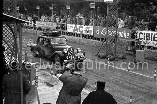 N° 93 Comte van Zuylen van Nijevelt / F. Eschauzier on Citroën Traction Avant 15 six undergoing the breaking and starting test. Cars will have to accelerate as fast as possible for 200 metres from a standing start, and then pull up in the shortest possible distance, for the cars have to keep a line between the axles. Rallye Monte Carlo 1951. - Photo by Edward Quinn