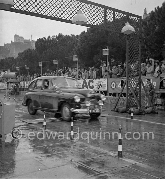 N° 141 Eddge / Tyler on Standard Vanguard, undergoing the breaking and starting test. Cars will have to accelerate as fast as possible for 200 metres from a standing start, and then pull up in the shortest possible distance, for the cars have to keep a line between the axles. Rallye Monte Carlo 1951 - Photo by Edward Quinn