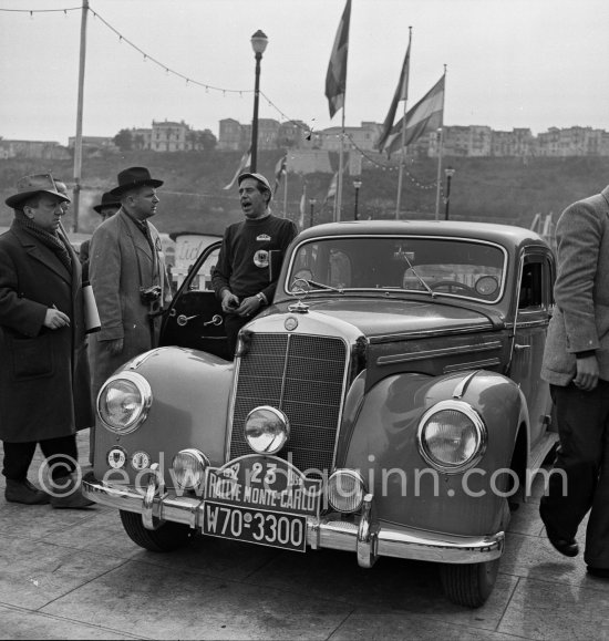 N° 23 Leiner / Freiherr von Jungenfed on Mercedes-Benz 220. Rallye Monte Carlo 1952. - Photo by Edward Quinn