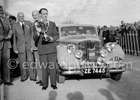 N° 211 Cecil Vard / A. Young Jaguar MK V, 3th. Monte Carlo Rally 1951. - Photo by Edward Quinn