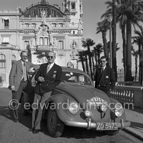 N° 375 O\'Flaherty / Hogan on Volkswagen Käfer. Rallye Monte Carlo 1953. - Photo by Edward Quinn