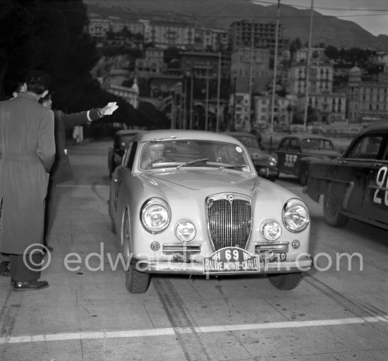 N° 69 Louis Chiron / Basadonna Lancia Aurelia GT ( 2500 cm3 ), winner of Rallye Monte Carlo 1954. - Photo by Edward Quinn