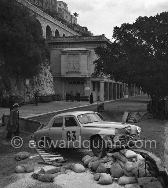 N° 63 Alfa Romeo. Rallye Monte Carlo 1954. - Photo by Edward Quinn