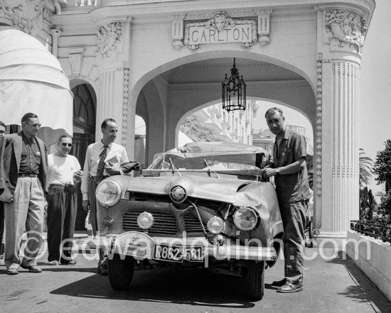 Damaged N° 200, Ford Taunus 12M.16. Rally International des Alpes 1954. In front of Carlton Hotel, Cannes 1954. - Photo by Edward Quinn