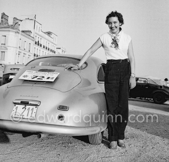 Gilberte Thirion, No 72 Porsche 356 SL („Super Leicht“). 13. Rallye Paris – Saint-Raphaël Féminin 1952. Saint-Raphaël 1952. - Photo by Edward Quinn