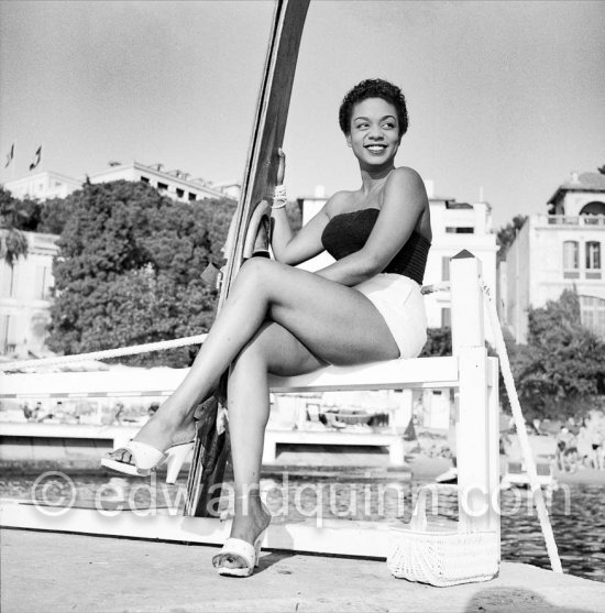 American singer and pianist Hazel Scott. Juans-les-Pins 1954 - Photo by Edward Quinn