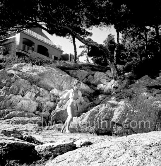 Jean Seberg at Le Lavandou for the shooting of "Bonjour Tristesse" in 1957. - Photo by Edward Quinn