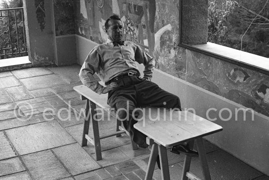 Workout Georges Simenon style. Villa Golden Gate, Cannes 1955. - Photo by Edward Quinn