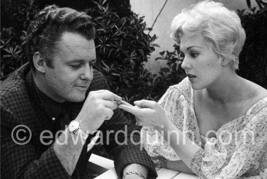 Rod Steiger and Kim Novak. For the film "The Harder They Fall". Cannes Film Festival 1956. - Photo by Edward Quinn