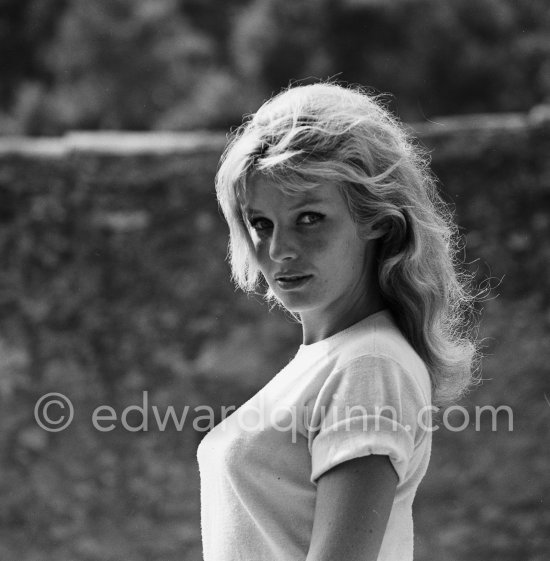 Annette Stroyberg. Saint-Tropez 1959. - Photo by Edward Quinn