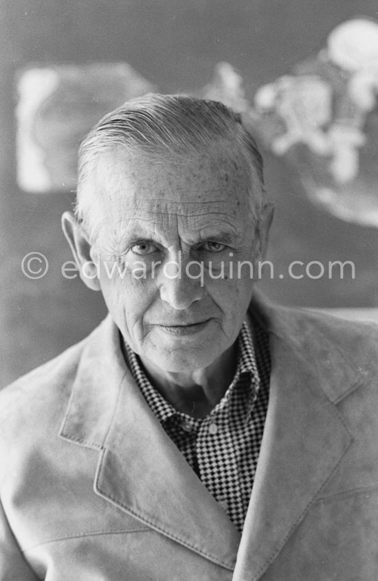 Graham Sutherland at La Villa Blanche. Menton 1974. - Photo by Edward Quinn