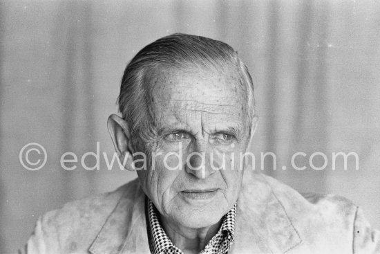 Graham Sutherland at La Villa Blanche. Menton 1974. - Photo by Edward Quinn