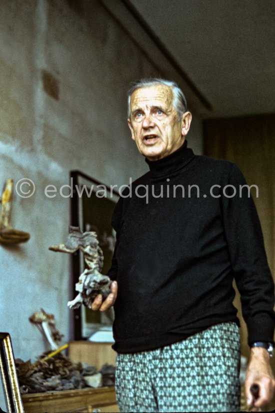 Graham Sutherland with a sculpture at La Villa Blanche, Menton 1976. - Photo by Edward Quinn