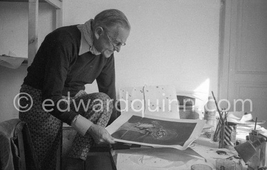 Graham Sutherland at La Villa Blanche, working on an etching. Menton 1976. - Photo by Edward Quinn