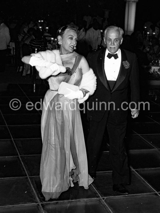 Gloria Swanson. Summer gala at Sporting d’Eté, Monte Carlo 1956. - Photo by Edward Quinn