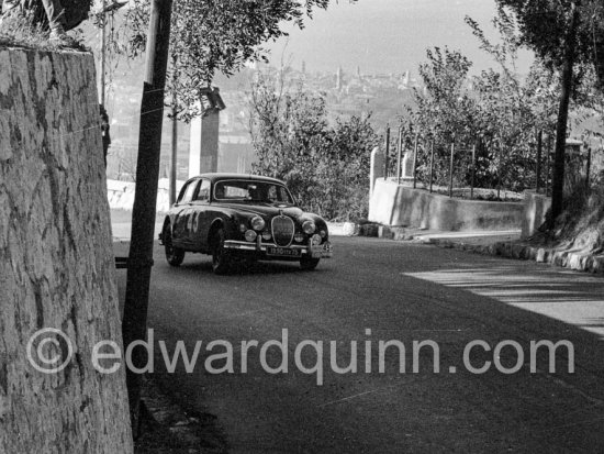 Jaguar Mark I.  Tour de France de l\'Automobile. Nice 1957. - Photo by Edward Quinn