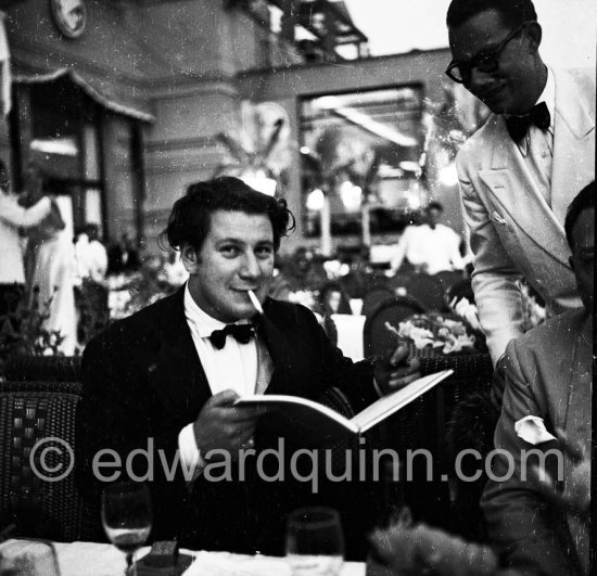 Peter Ustinov. Monte Carlo Gala - Bal des Petits Lits Blancs. Monaco 1951. - Photo by Edward Quinn