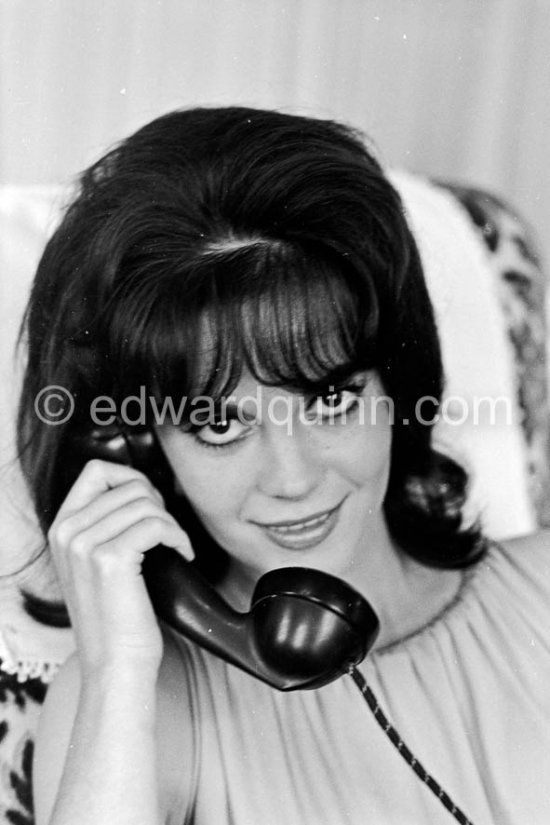 Natalie Wood came to the Cannes Film Festival in 1962. with her boyfriend Warren Beatty so as to keep him company. Carlton Hotel ,Cannes 1962. - Photo by Edward Quinn