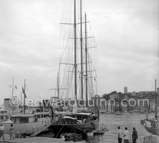 Yacht Le Créole. Cannes 1955. - Photo by Edward Quinn