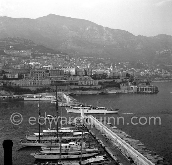 Yacht Shemara of Sir Bernard Docker and his wife Lady Norah entering Monaco harbur 1954. - Photo by Edward Quinn