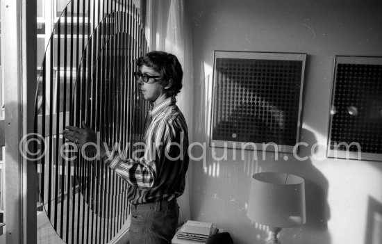 Jean-Pierre Vasarely, professionally known as Yvaral, was a French artist working in the fields of Op-art and kinetic art from 1954 onwards. He was the son of Victor Vasarely. Paris 1974. - Photo by Edward Quinn