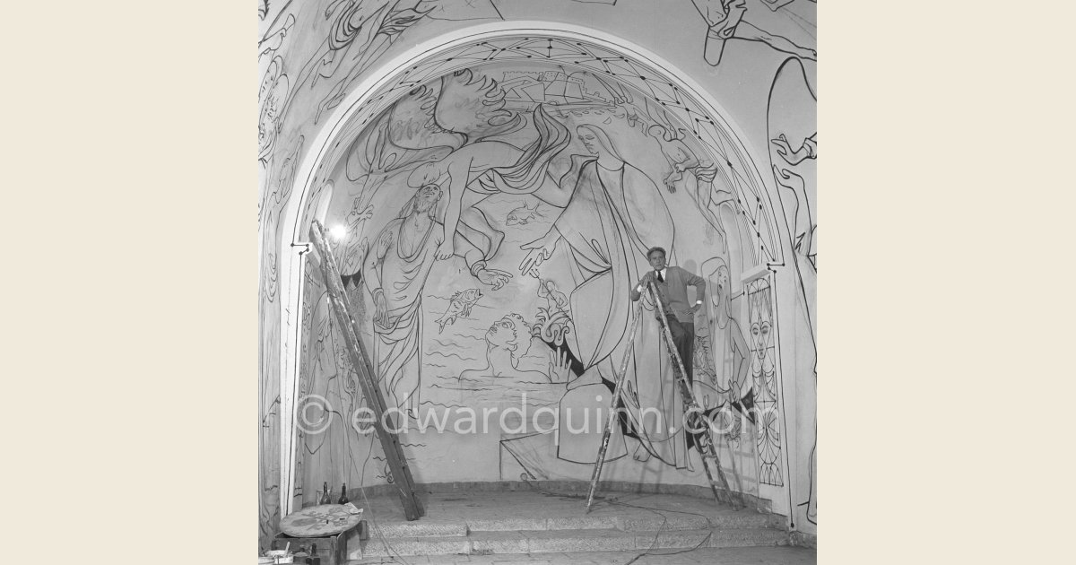 Jean Cocteau 画集 Dessins Sculptures Jean Cocteau working on the mural of the Chapelle Saint Pierre
