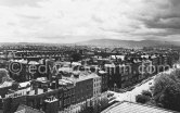 Looking South from Stephen's Green towards the sea and Dublin mountalns. Dublin 1963. Published in Quinn, Edward. James Joyces Dublin. Secker & Warburg, London 1974. - Photo by Edward Quinn