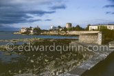 The sea near Dun Laoghaire (Kingstown) with the Sandycove Martello Tower. Dublin 1963. - Photo by Edward Quinn