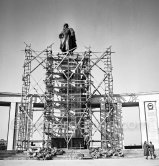Soviet War Memorial. Sowjetisches Ehrenmal (Tiergarten). Berlin 1952. - Photo by Edward Quinn
