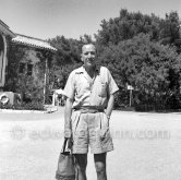 Noel Coward, Eden Roc, Saint-Jean-Cap-Ferrat 1952. - Photo by Edward Quinn