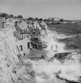 Eden Roc, Cap d’Antibes 1956. - Photo by Edward Quinn