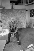 Max Ernst. Behind him the painting "Tremblement de terre printanier". Seillans 1966. - Photo by Edward Quinn
