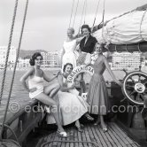 British fashion models cruising along the Côte d'Azur on board the yacht Bonaventura. Cannes 1955. - Photo by Edward Quinn