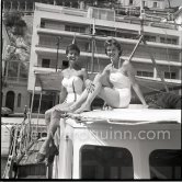 Fashion models cruising along the Côte d'Azur on board the yacht Vacation I. Monaco 1955. - Photo by Edward Quinn