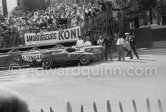 Pushing: Phil Hill, (48) Ferrari Dino 246. Monaco Grand Prix 1959. - Photo by Edward Quinn