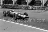 Bruce McLaren, winner of the race. (14) Cooper T60. Monaco Grand Prix 1962. - Photo by Edward Quinn