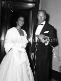 Curd Jürgens and Dorothy Dandridge. She had played a leading role in "Carmen Jones". Cannes Film Festival 1957. - Photo by Edward Quinn
